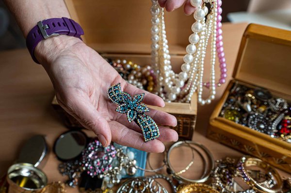 What are the different types of jewelry and what do they mean?